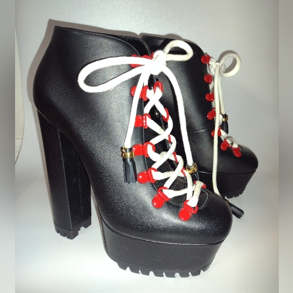 ON HOLD 🎀 Gucci "Kayla" Calfskin Lifford Lace Up Boots - Picture 8 of 16